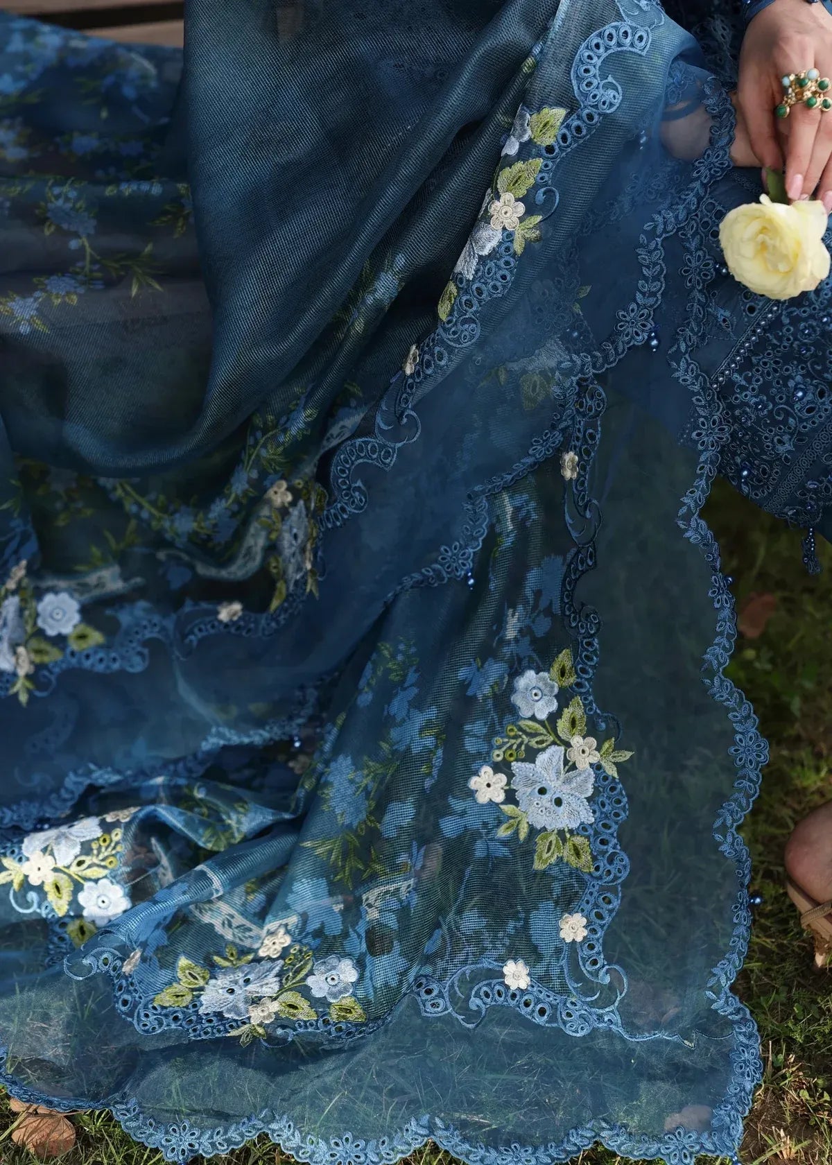 SARDINIA TALES OF PETALS BLUE BLOSSOMS