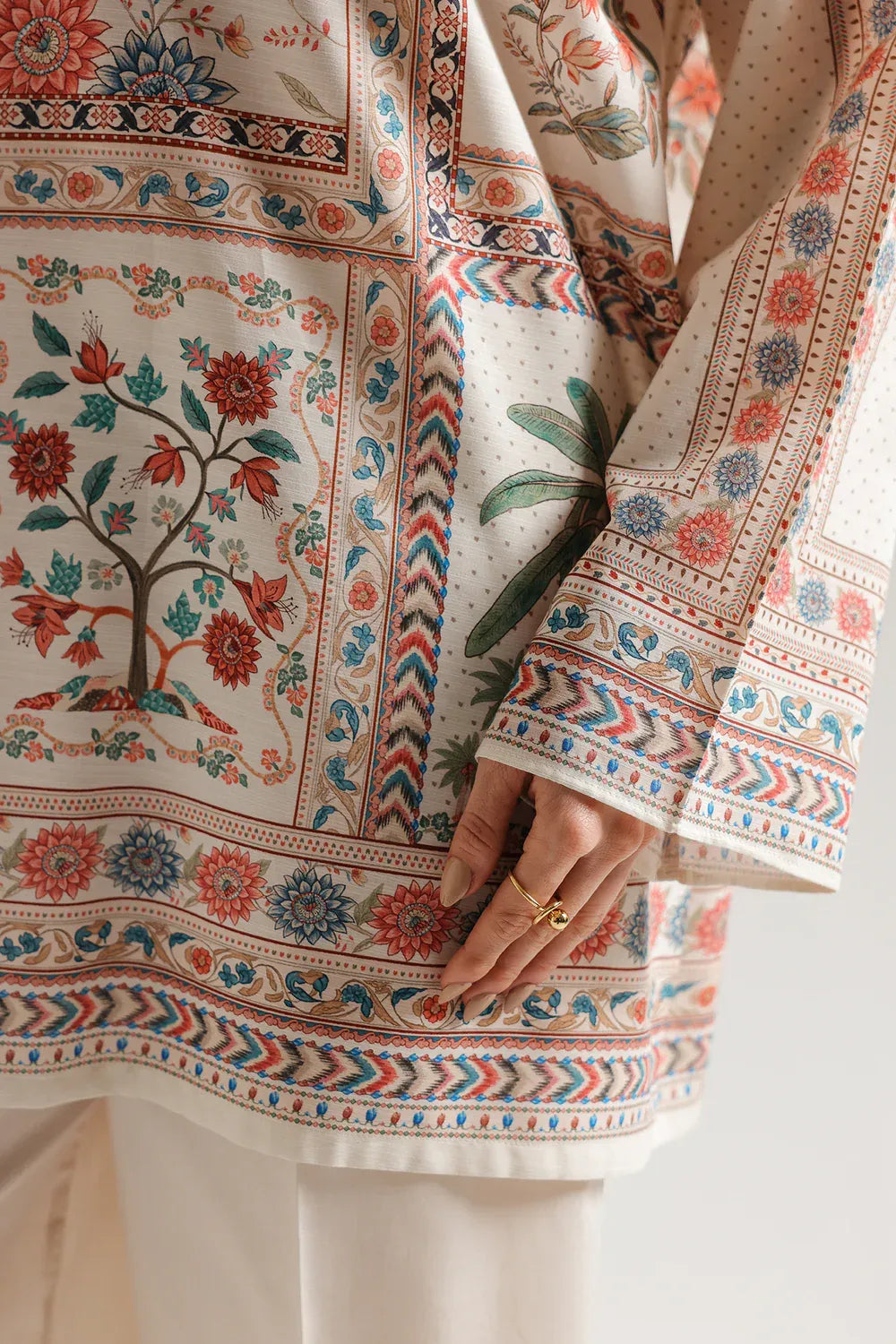 E8372-102-004 1PC ETHNIC