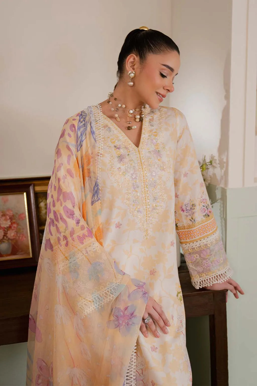 NEESHAY SUMMER LINES HONEY PEARL