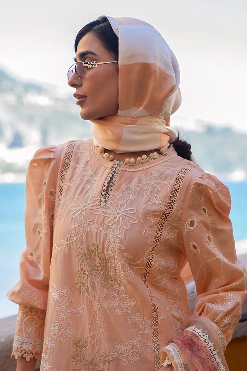 ANSAB JAHANGIR ZOHA ALLURING APRICOT