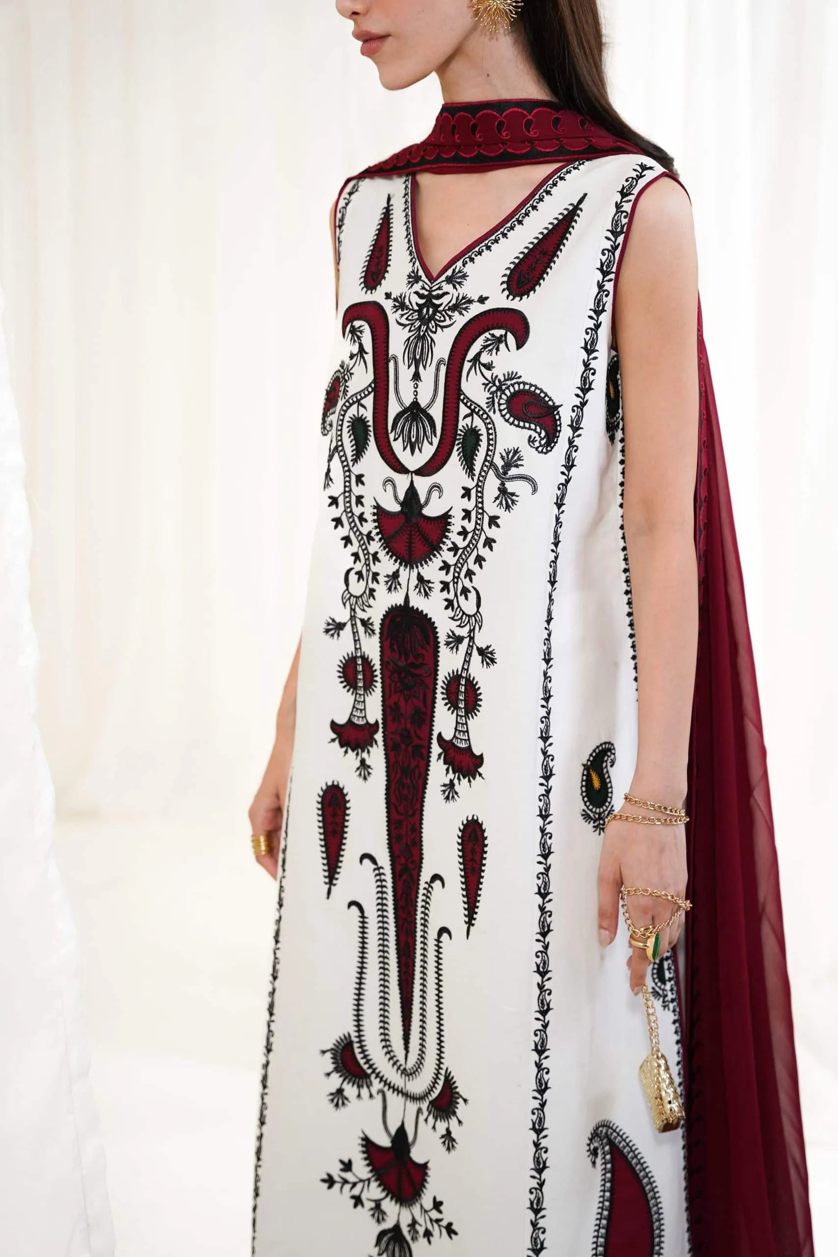 ZAIB WHITE-MAROON