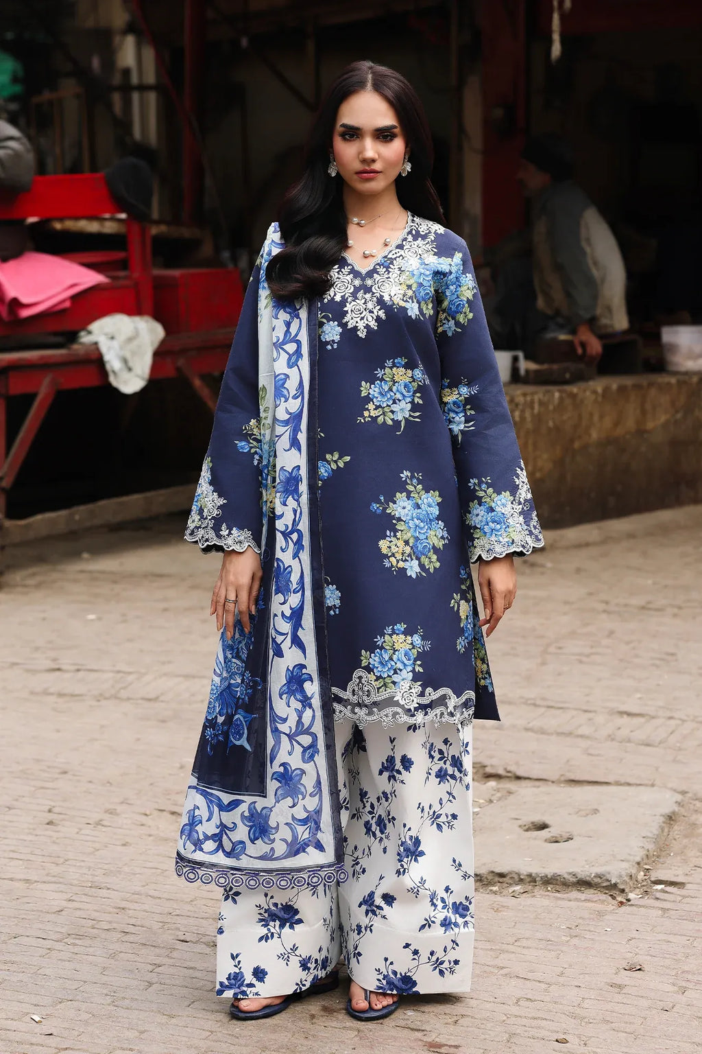 RAJBARI NISSA FLORAL SYMPHONY D-05