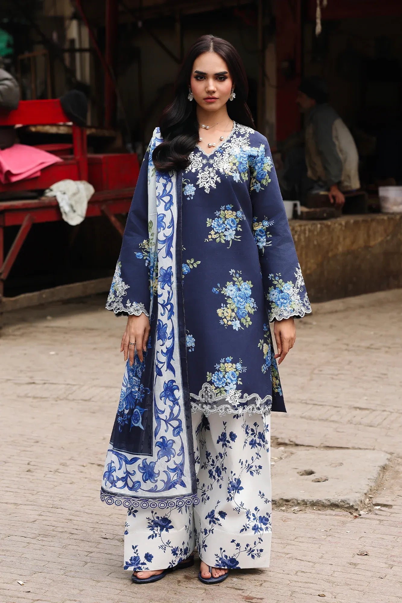 RAJBARI NISSA FLORAL SYMPHONY D-05