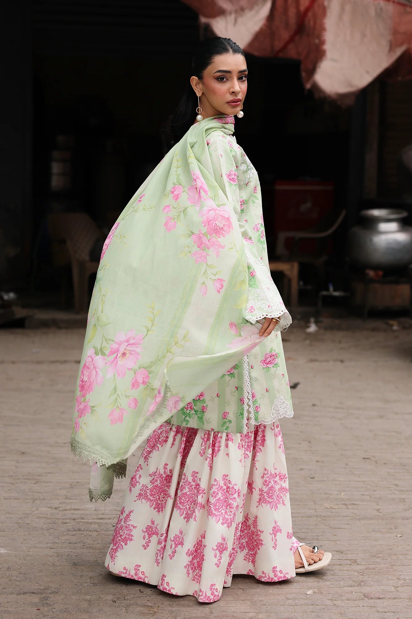 RAJBARI NISSA FLORAL SYMPHONY D-08