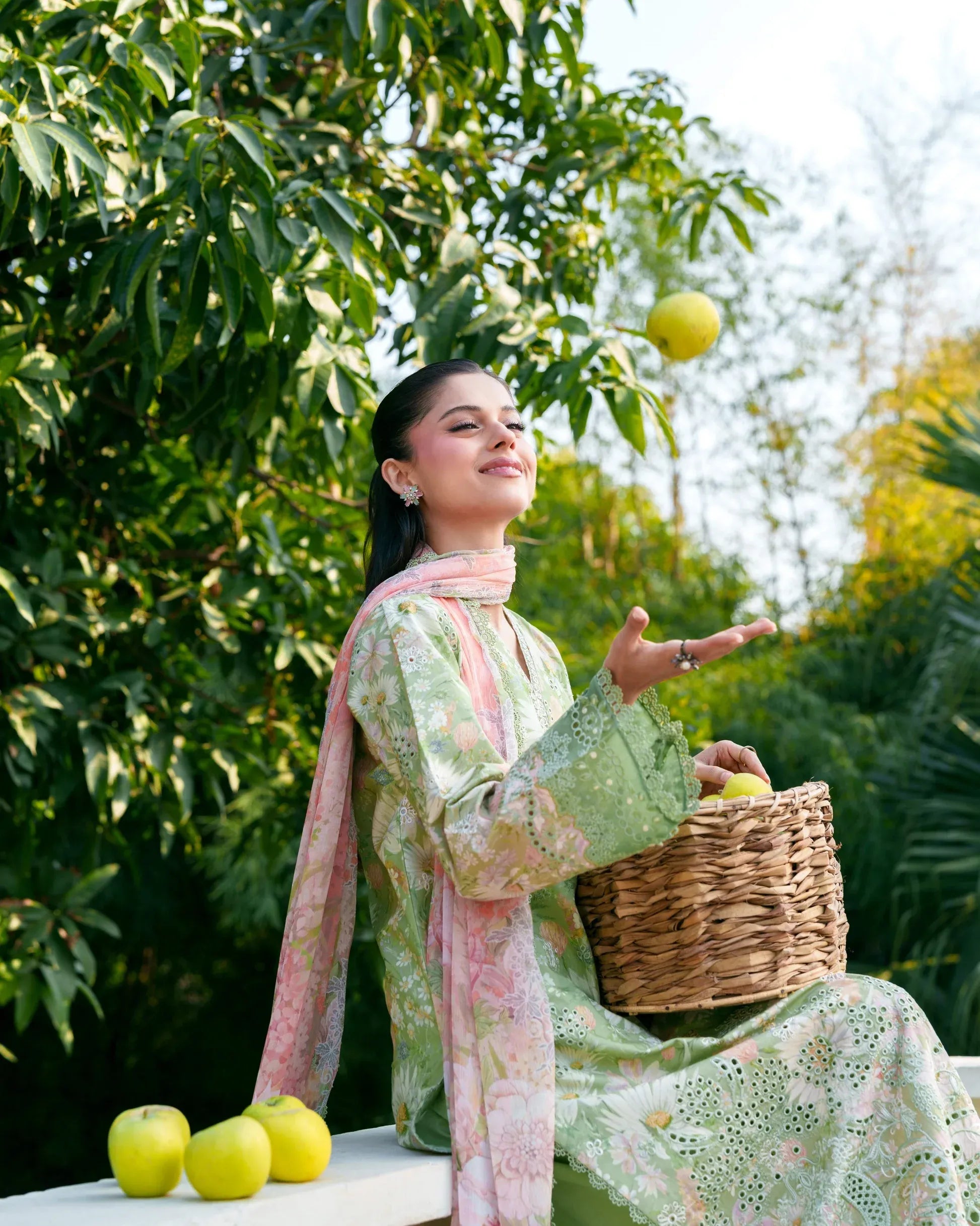 NEESHAY SUMMER PRINTNKARI MIREA