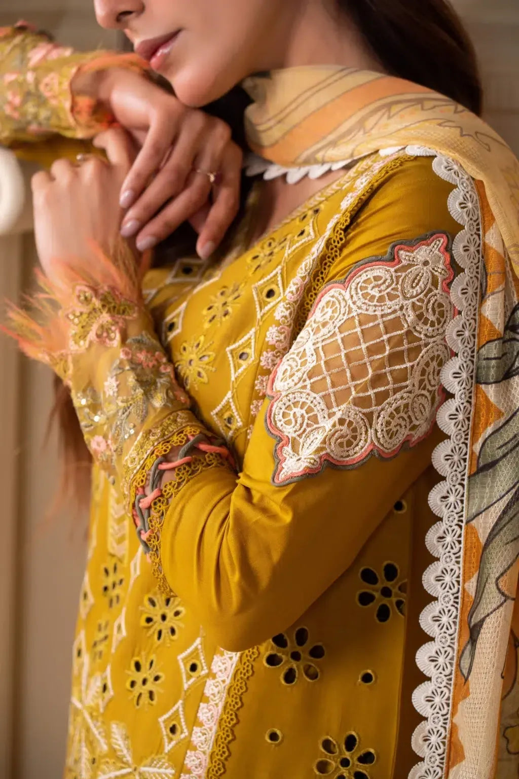 ATIYA IRFAN PREET GOLDEN GLACE