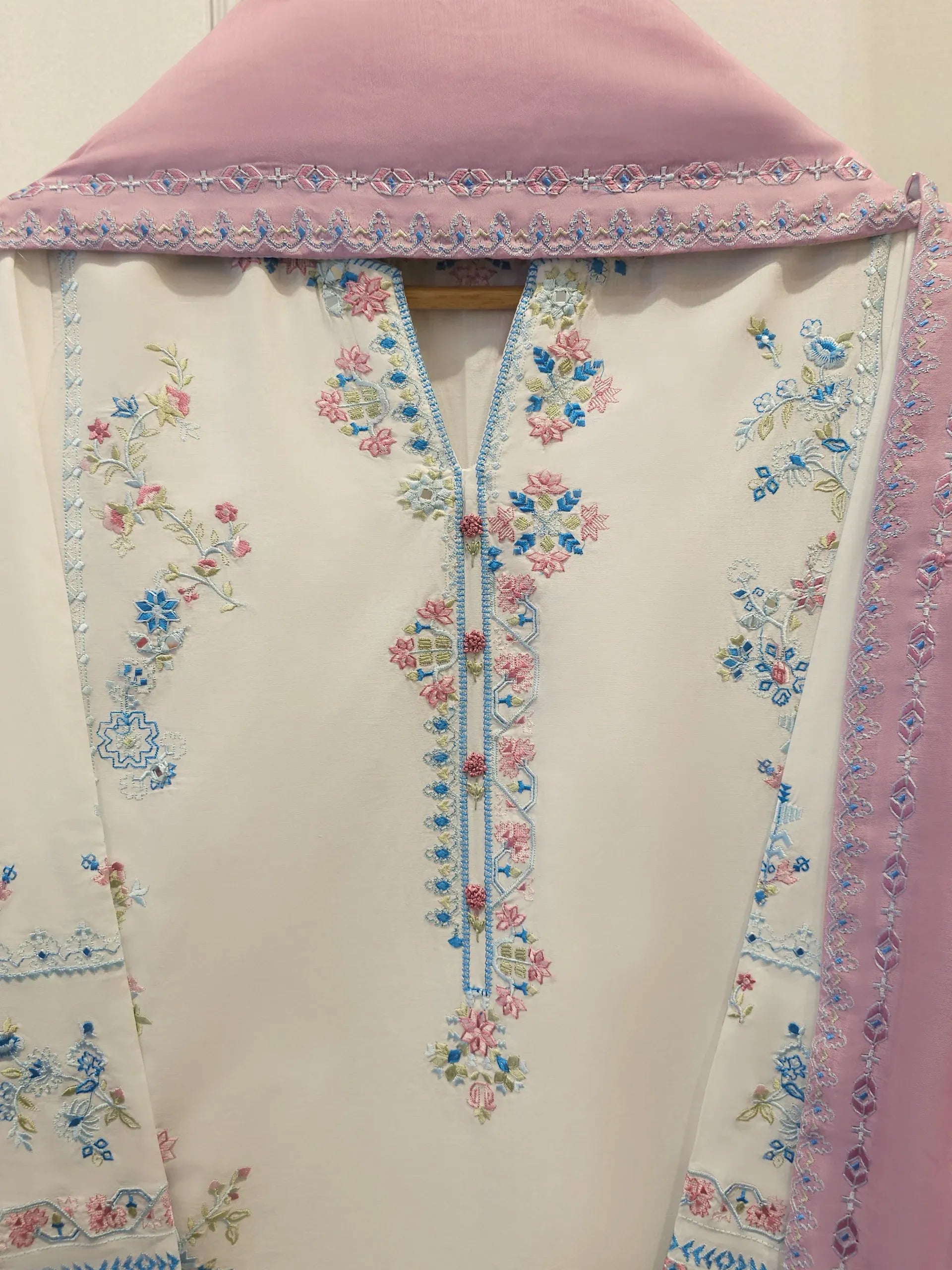 AGHANOOR  S114731 2PC