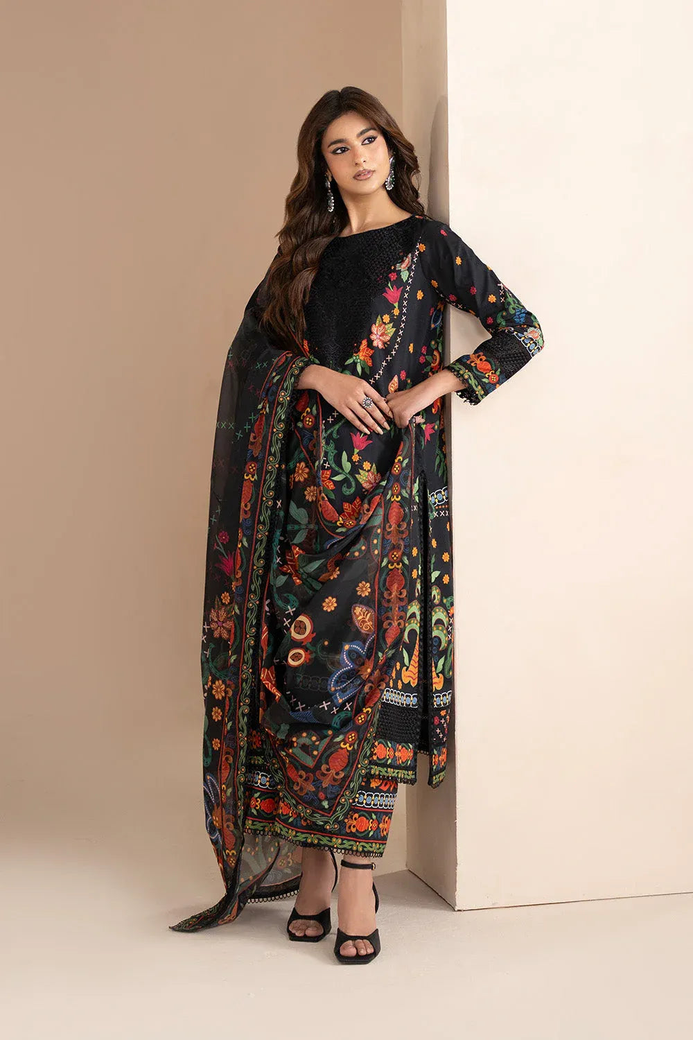 MARYUM N MARIA EMBROIDERED PRINT LAWN VINCY