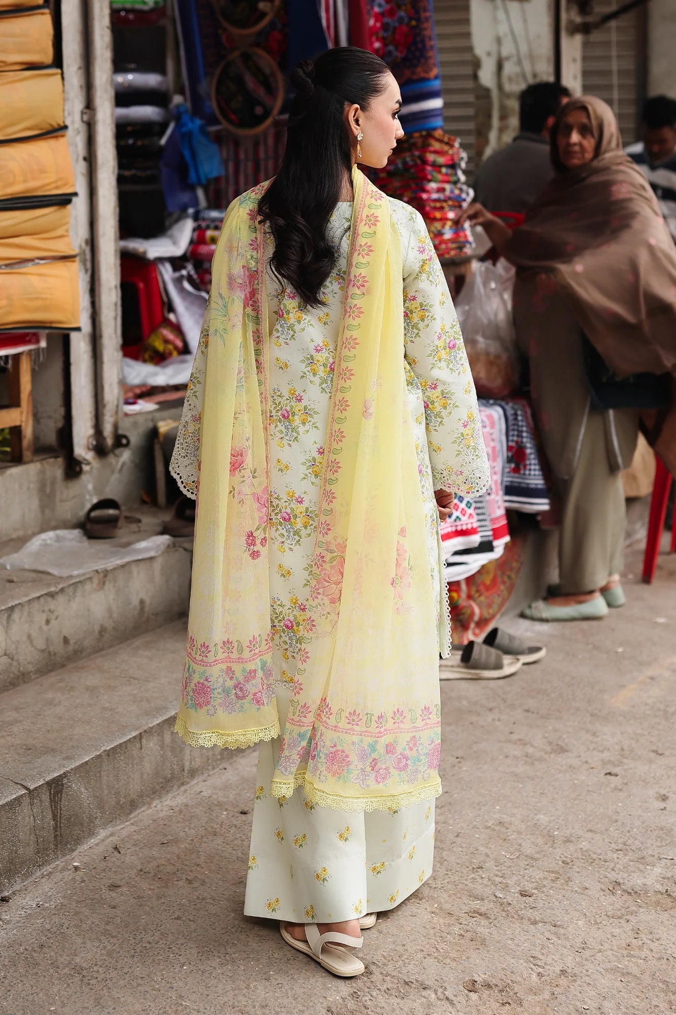 RAJBARI NISSA FLORAL SYMPHONY D-11