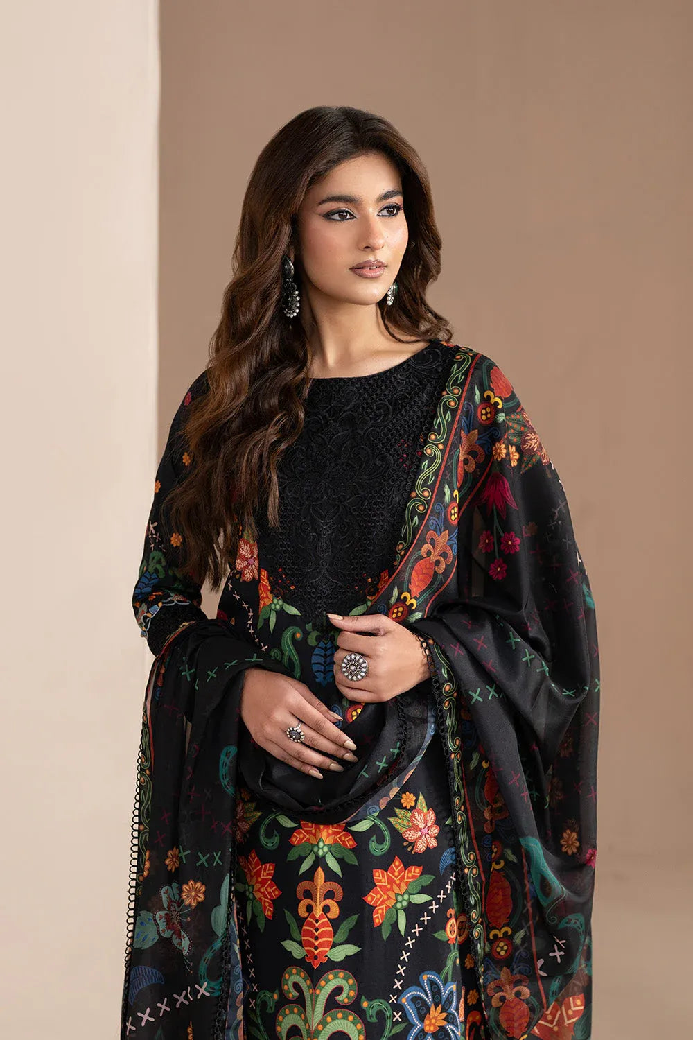 MARYUM N MARIA EMBROIDERED PRINT LAWN VINCY