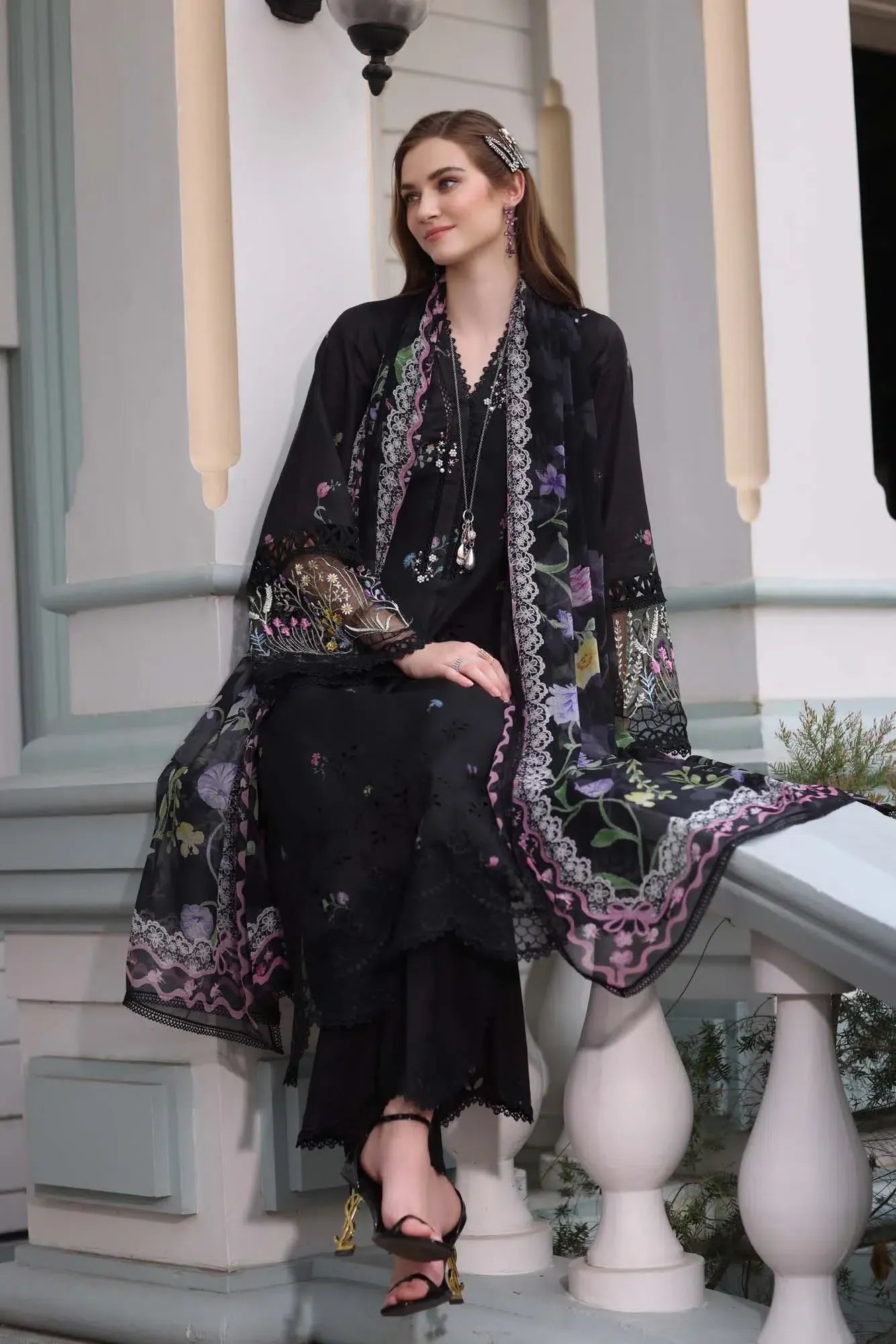 NOOR EID LUXE CHIKANKARI D-05