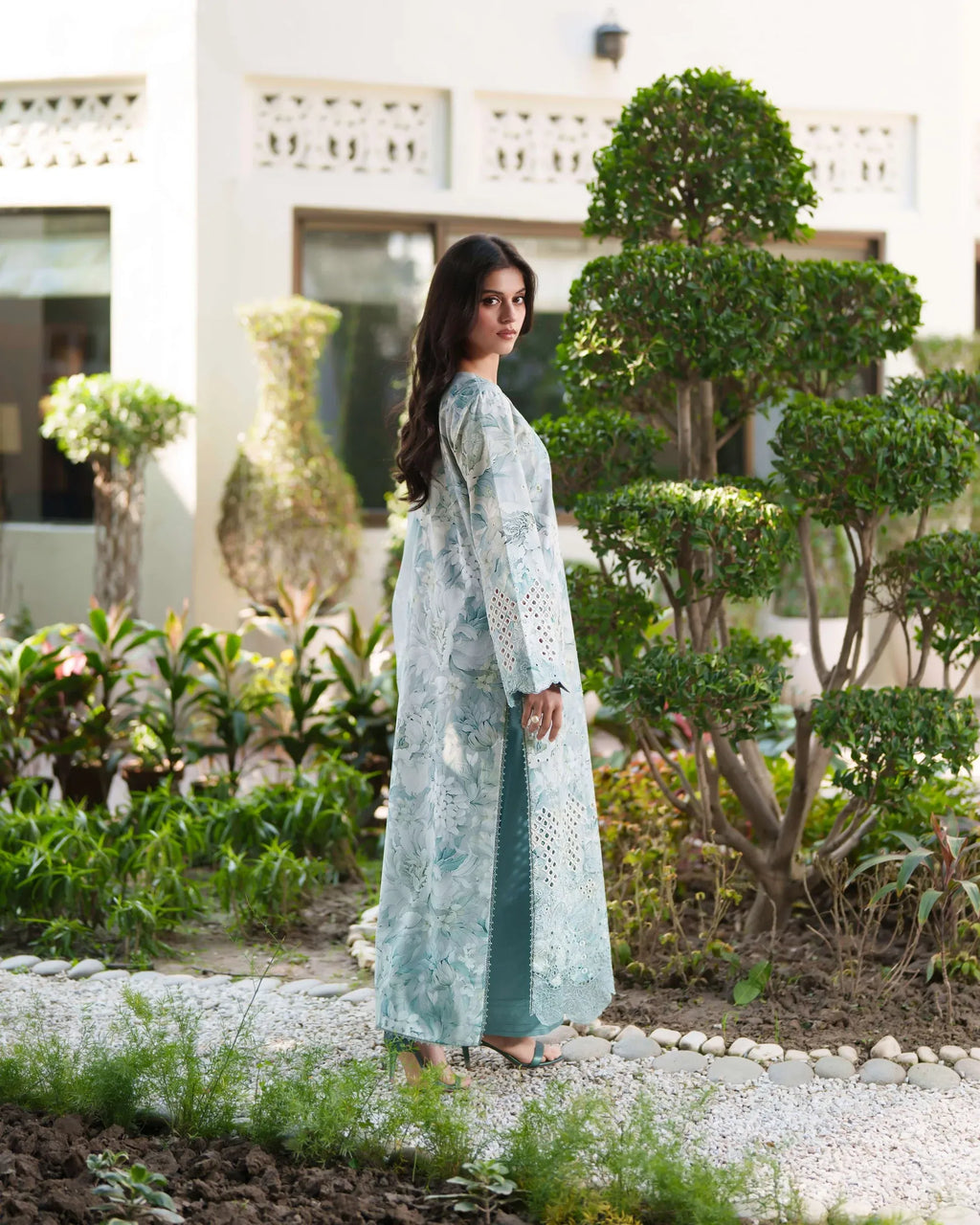 NEESHAY SUMMER PRINTNKARI CALIXA