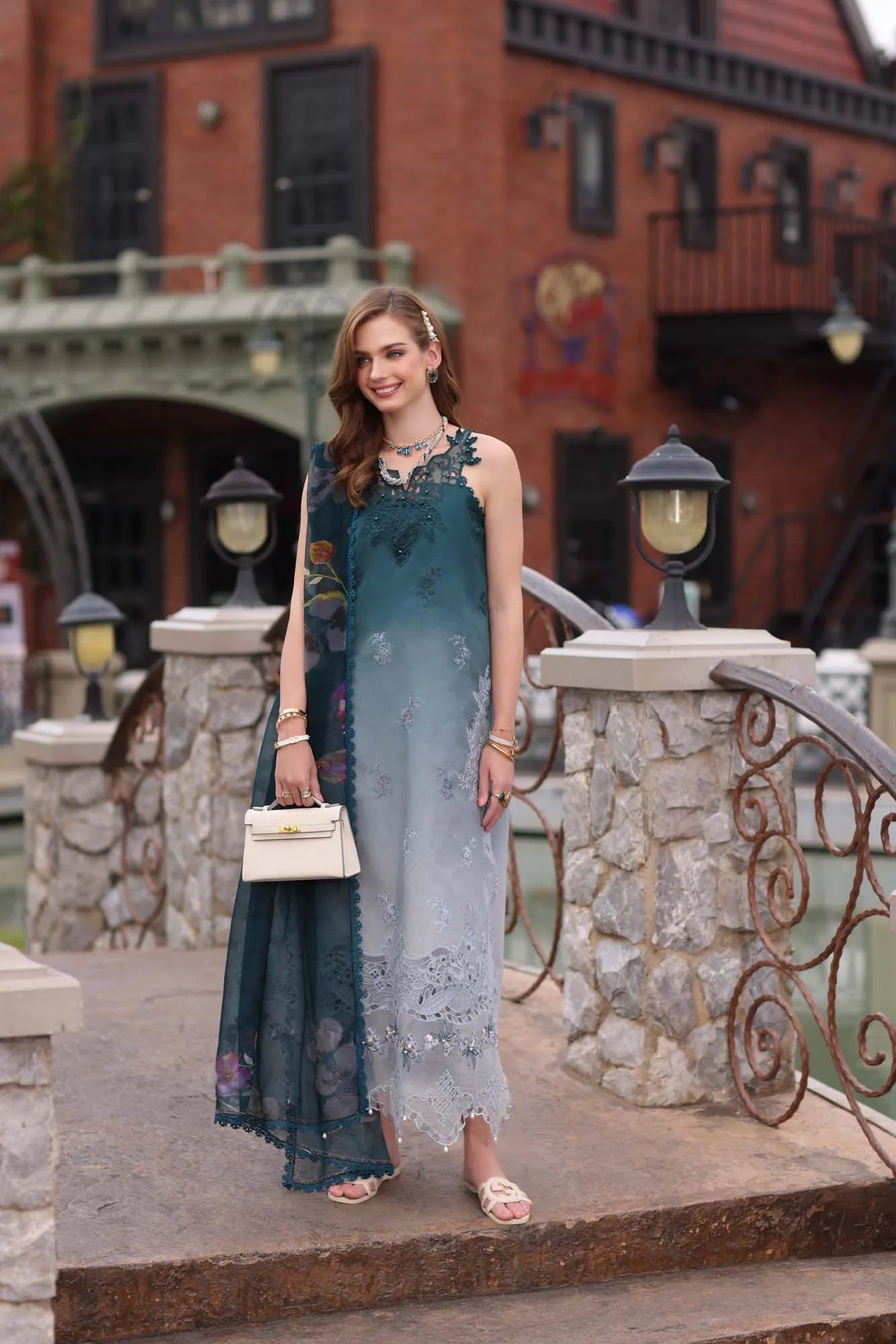 NOOR EID LUXE CHIKANKARI D-10