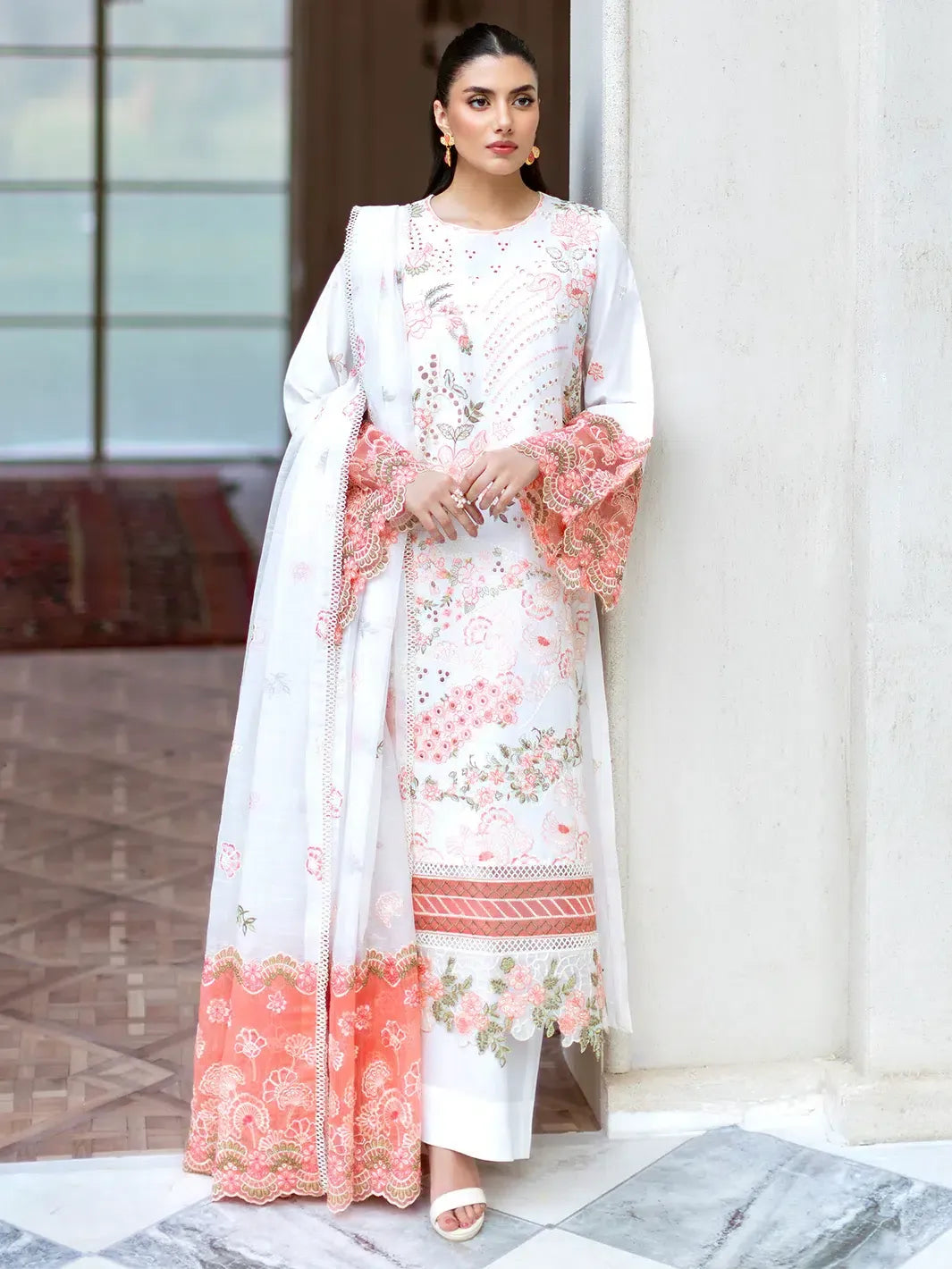 MAHNUR SOPHIE LYRA