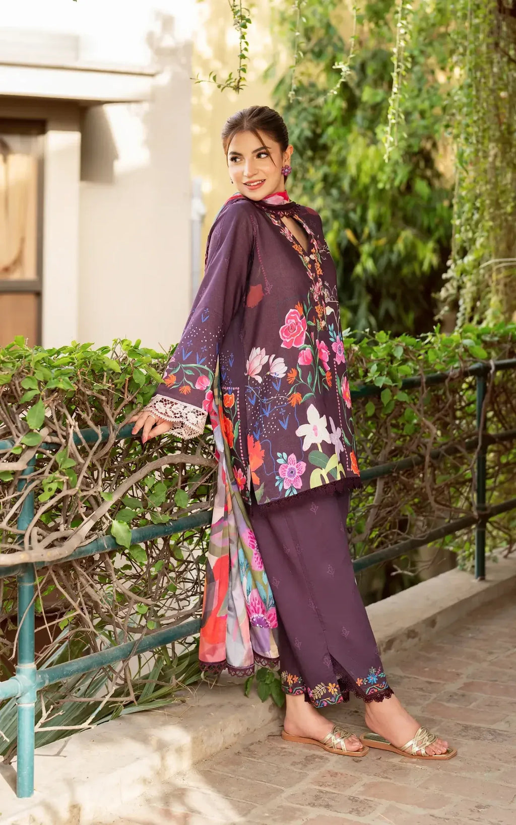 ASIFA NABEEL YAKIN YKL25-12