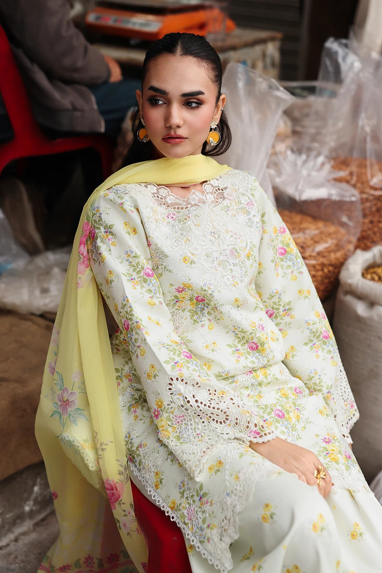 RAJBARI NISSA FLORAL SYMPHONY D-11