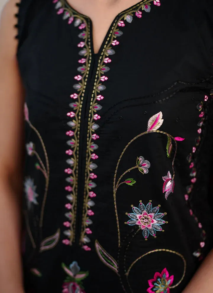 NEESHAY SYMPHONY LUXURY LAWN MIREA