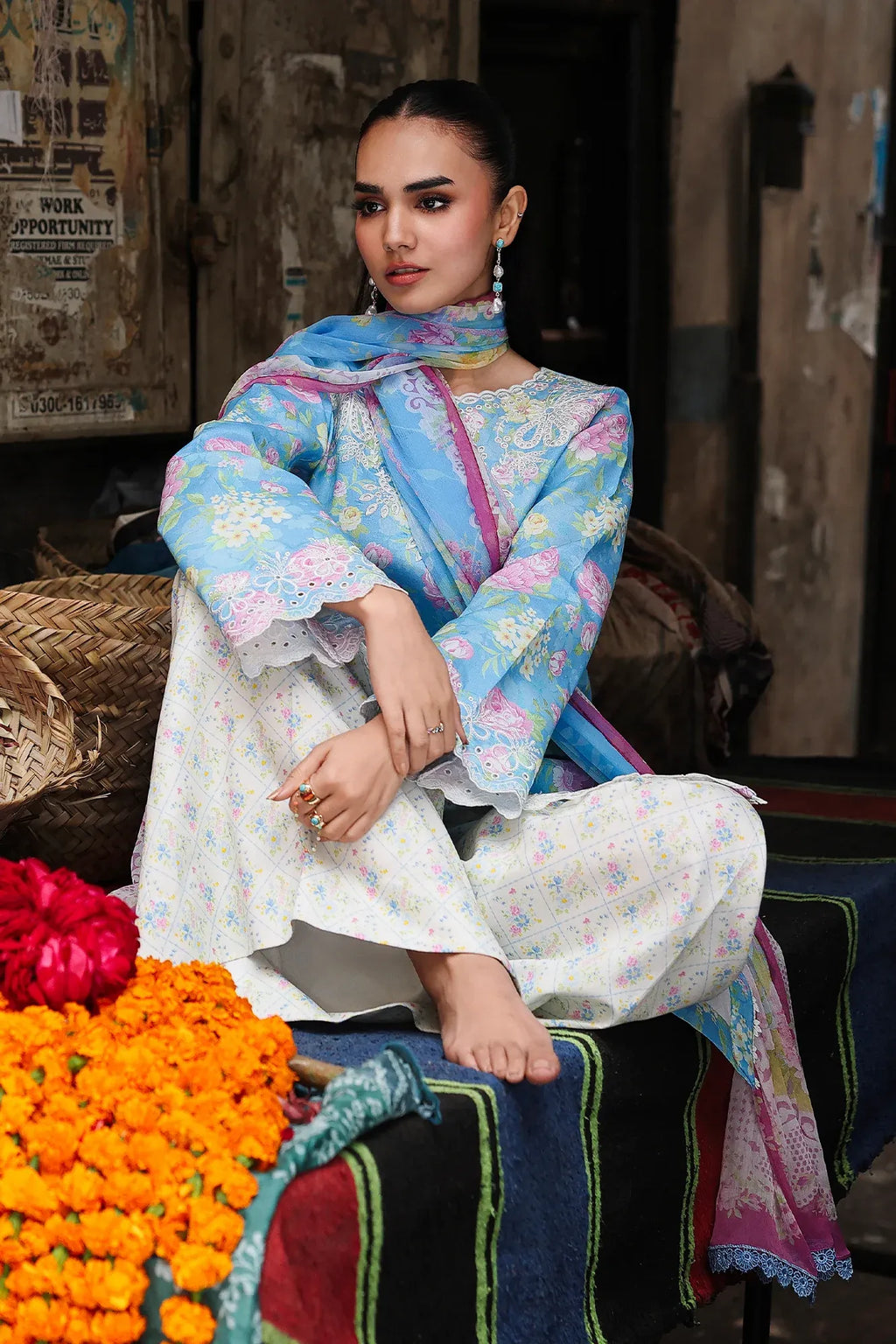 RAJBARI NISSA FLORAL SYMPHONY D-02