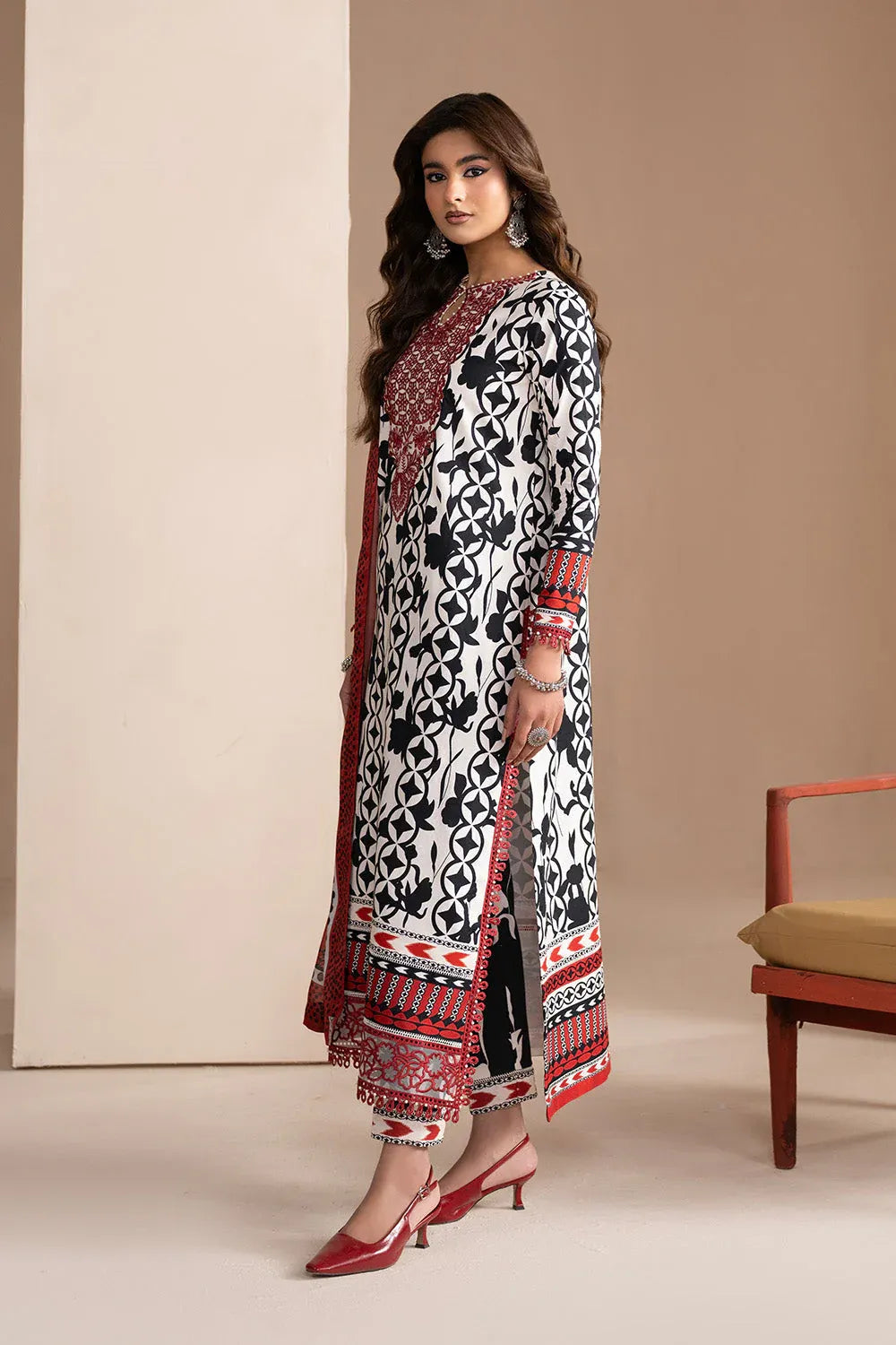 MARYUM N MARIA EMBROIDERED PRINT LAWN VEENA