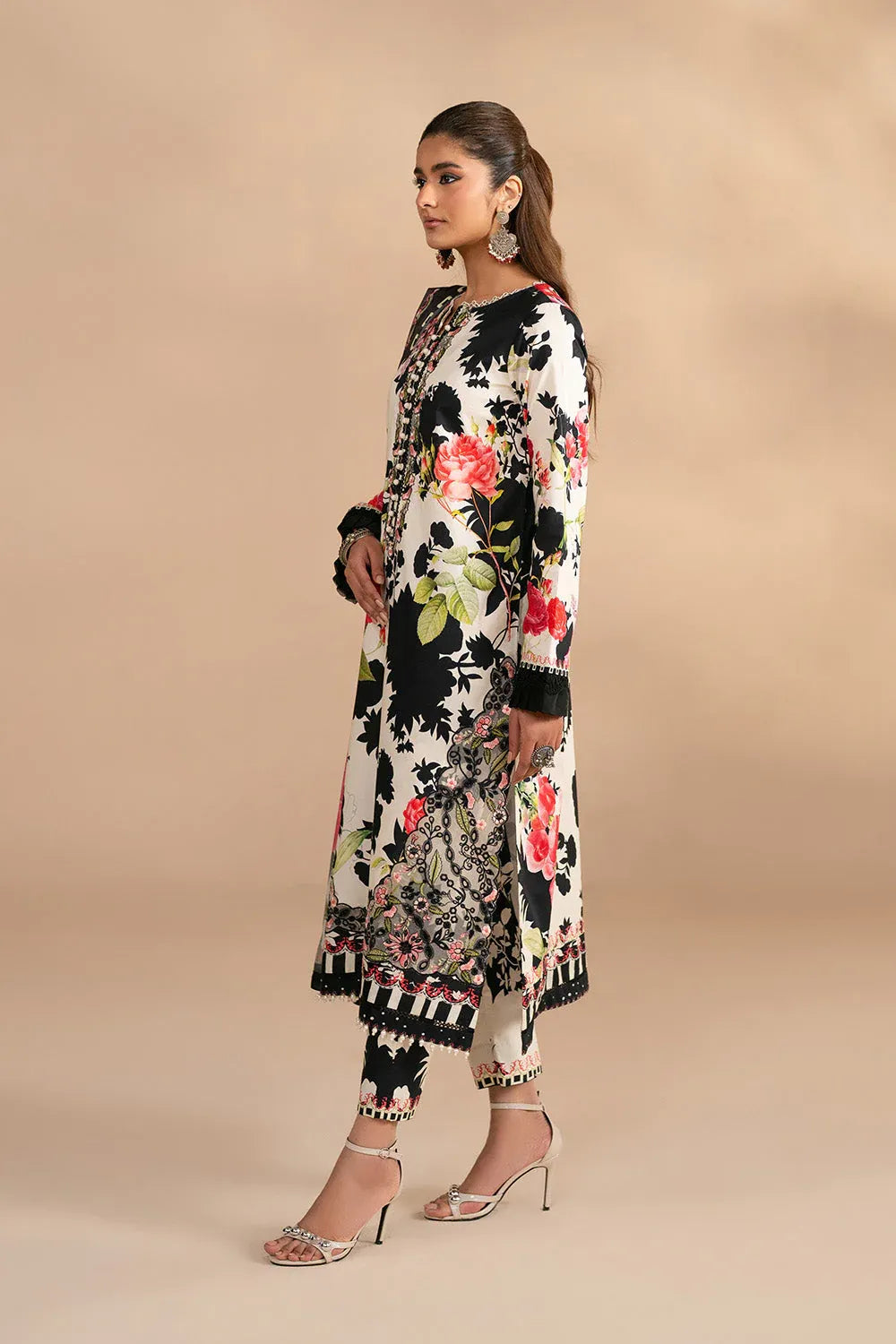MARYUM N MARIA EMBROIDERED PRINT LAWN VENYA