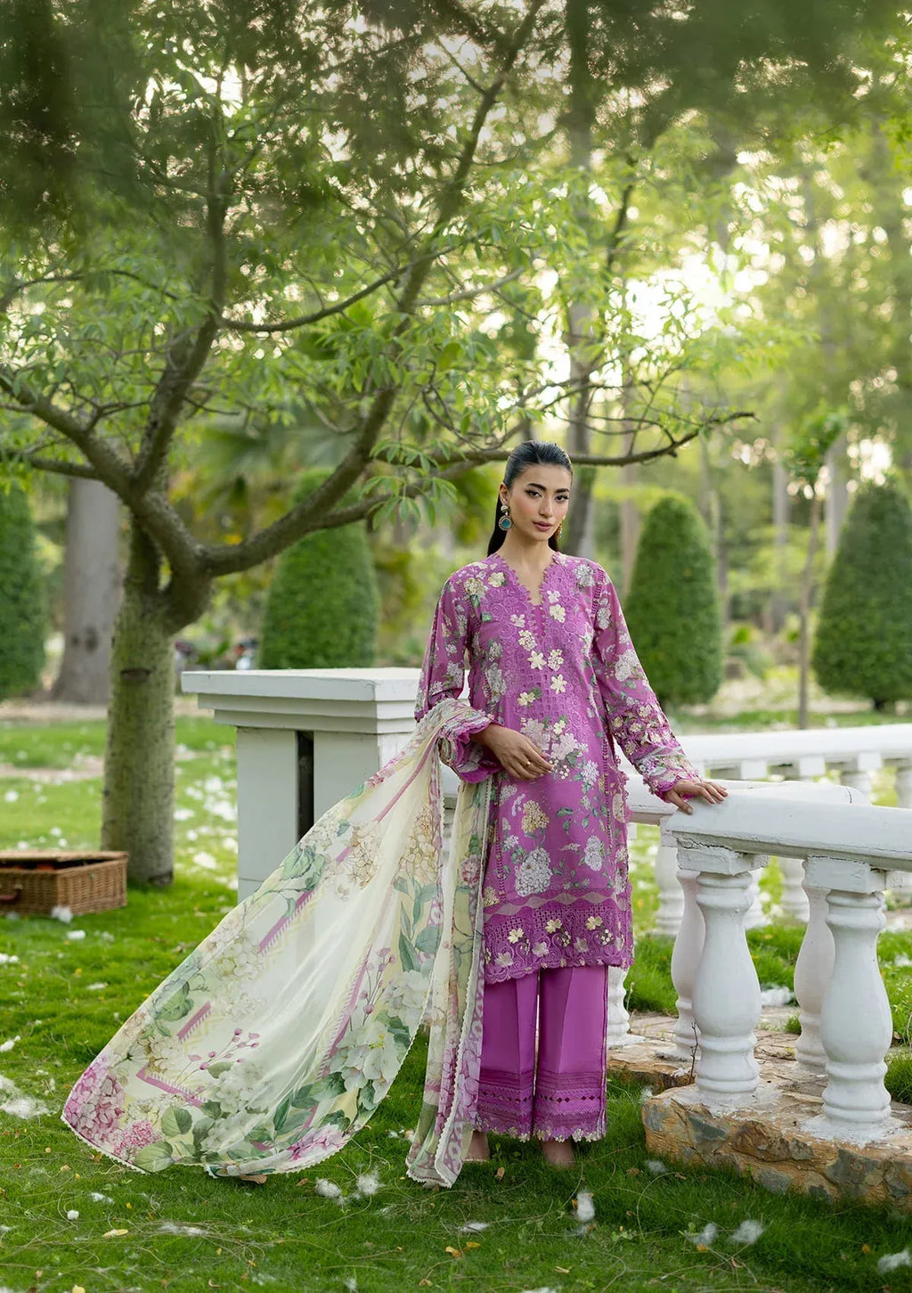 ELAF SIGNATURE EMB LAWN ESG-7B