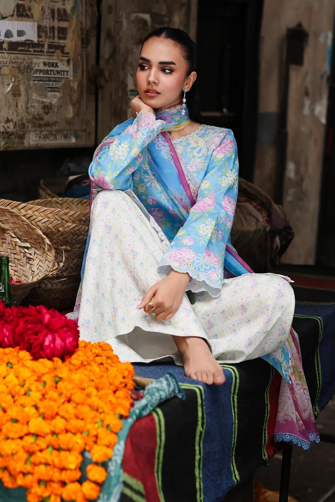 RAJBARI NISSA FLORAL SYMPHONY D-02