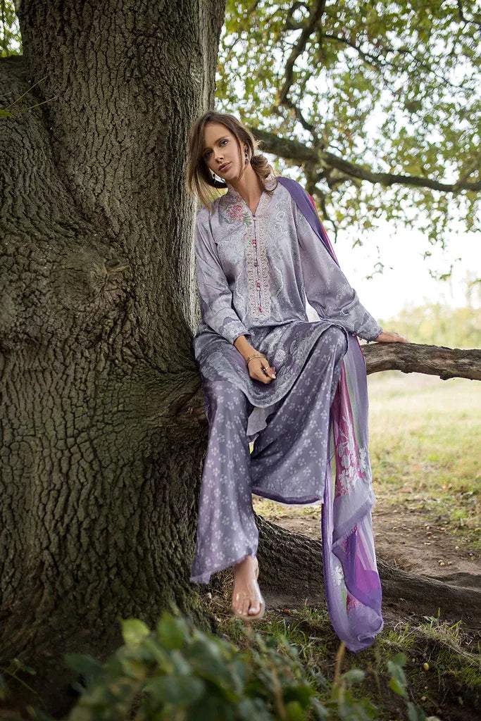 SOBIA NAZIR SATIN D-01