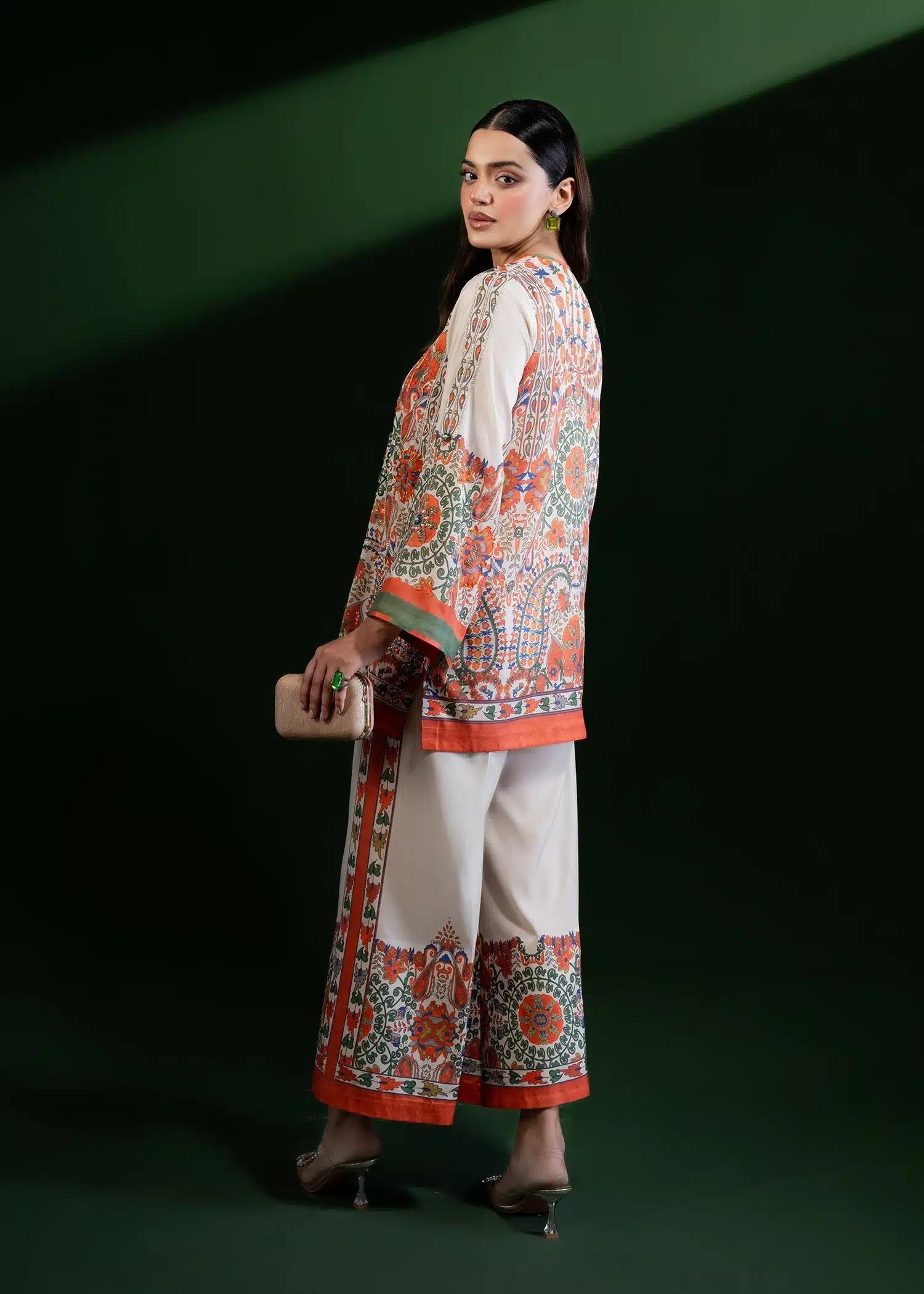 MEHAR NOOR AMBER OASIS